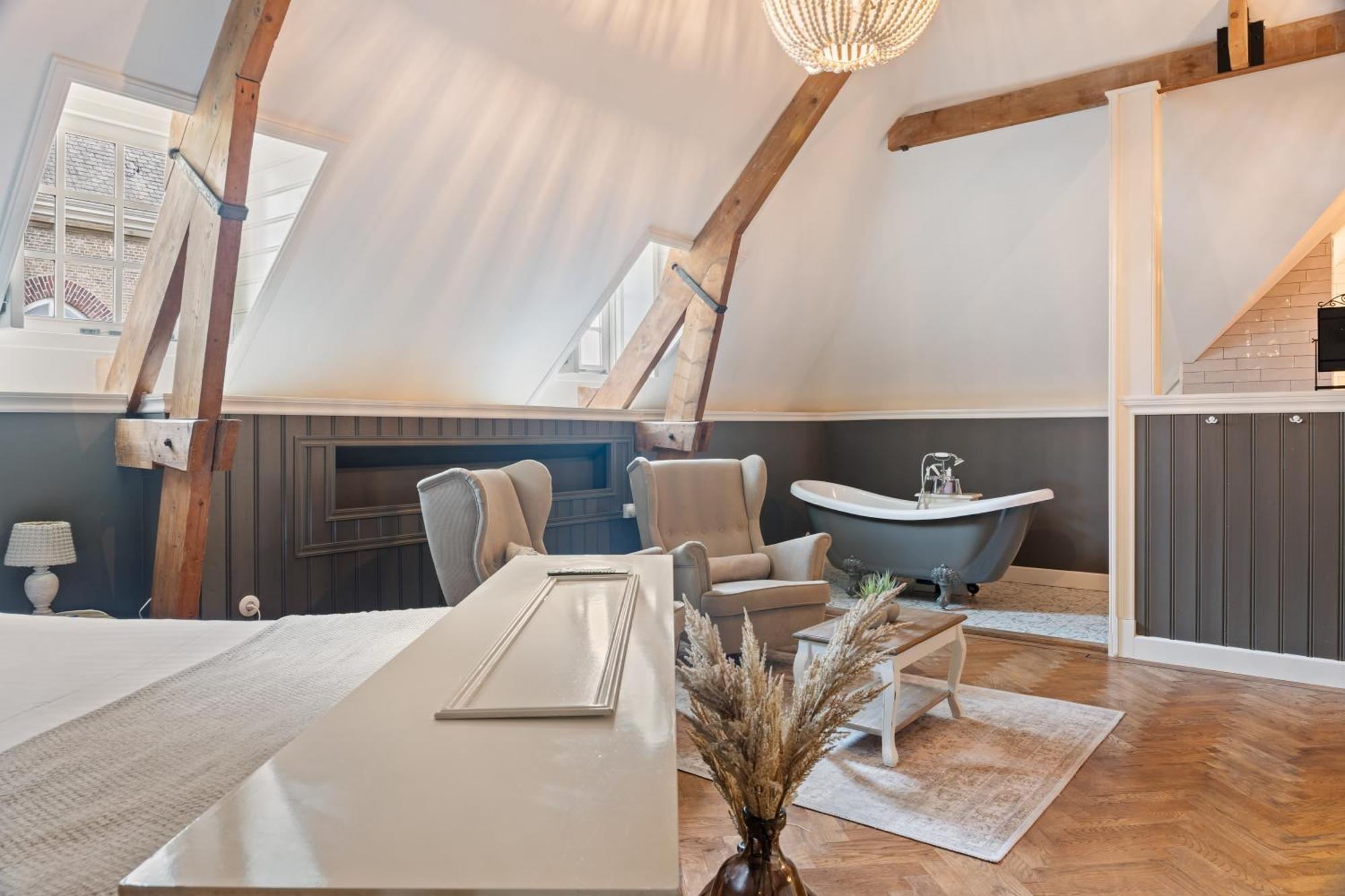 Boetiekhotel Ons Oude Raadhuis Hooge Zwaluwe Экстерьер фото