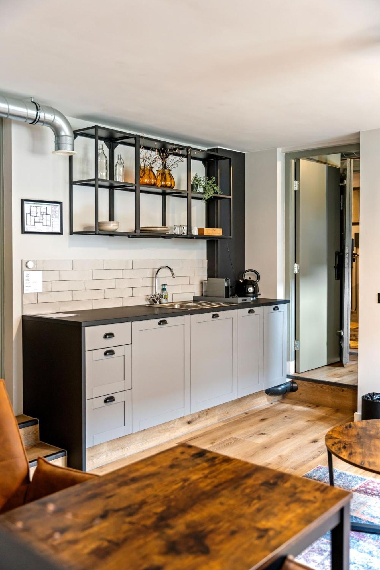 Boetiekhotel Ons Oude Raadhuis Hooge Zwaluwe Экстерьер фото
