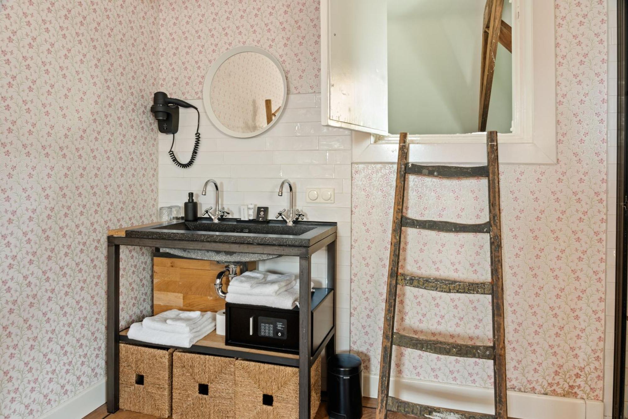 Boetiekhotel Ons Oude Raadhuis Hooge Zwaluwe Экстерьер фото