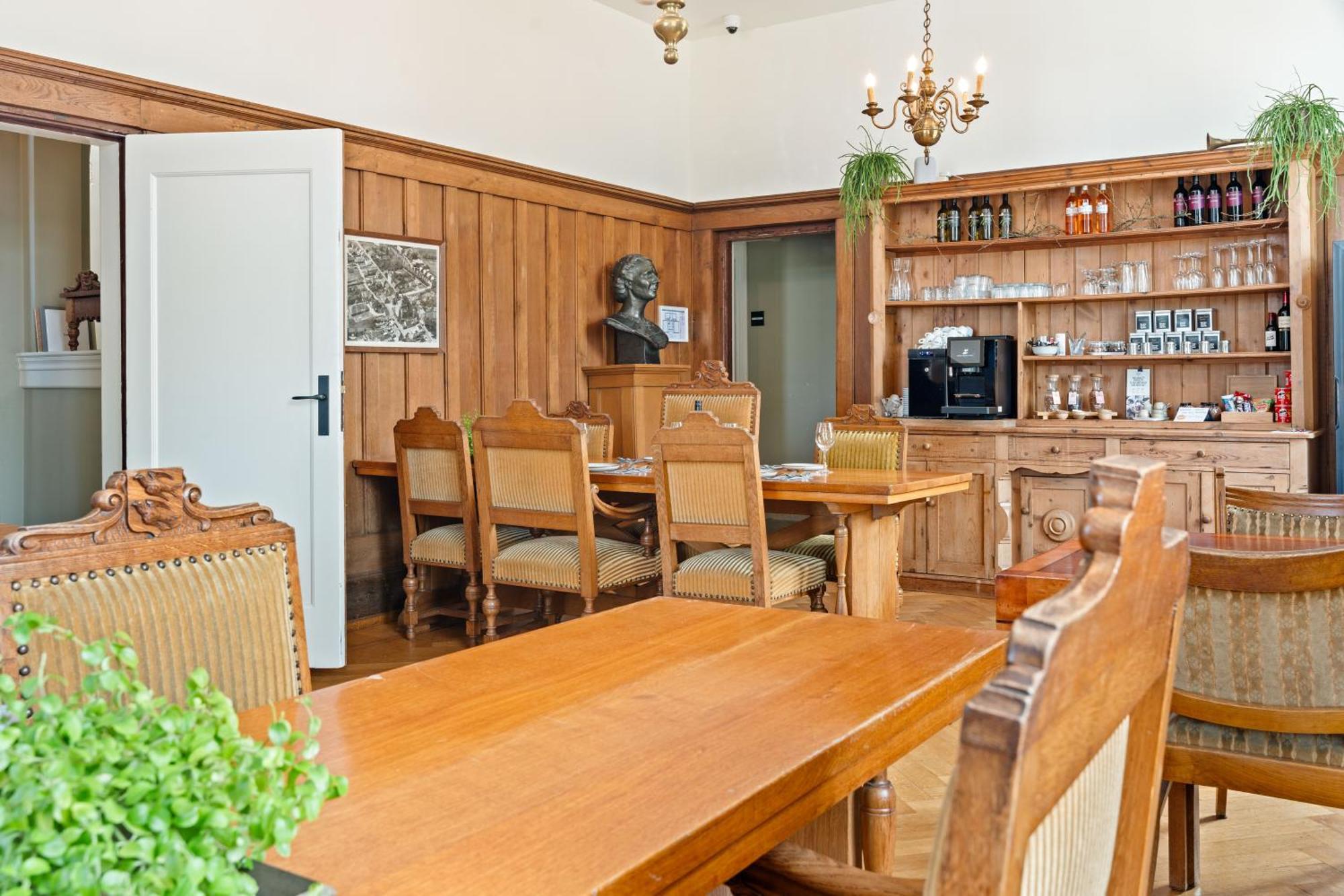 Boetiekhotel Ons Oude Raadhuis Hooge Zwaluwe Экстерьер фото
