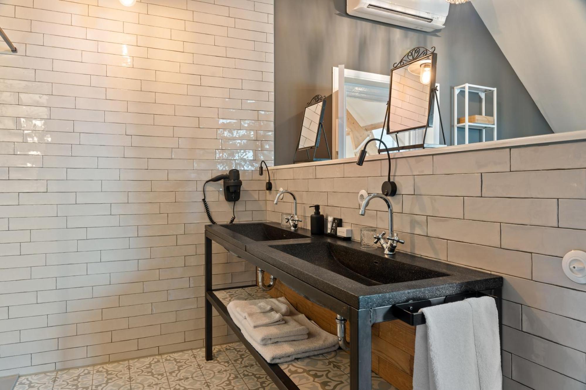 Boetiekhotel Ons Oude Raadhuis Hooge Zwaluwe Экстерьер фото