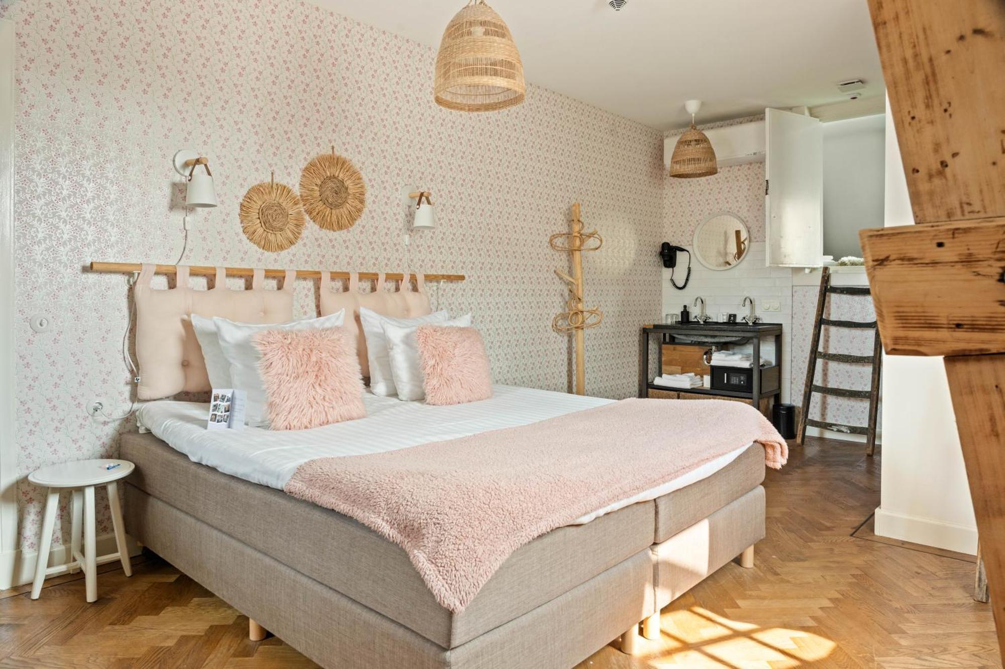Boetiekhotel Ons Oude Raadhuis Hooge Zwaluwe Экстерьер фото