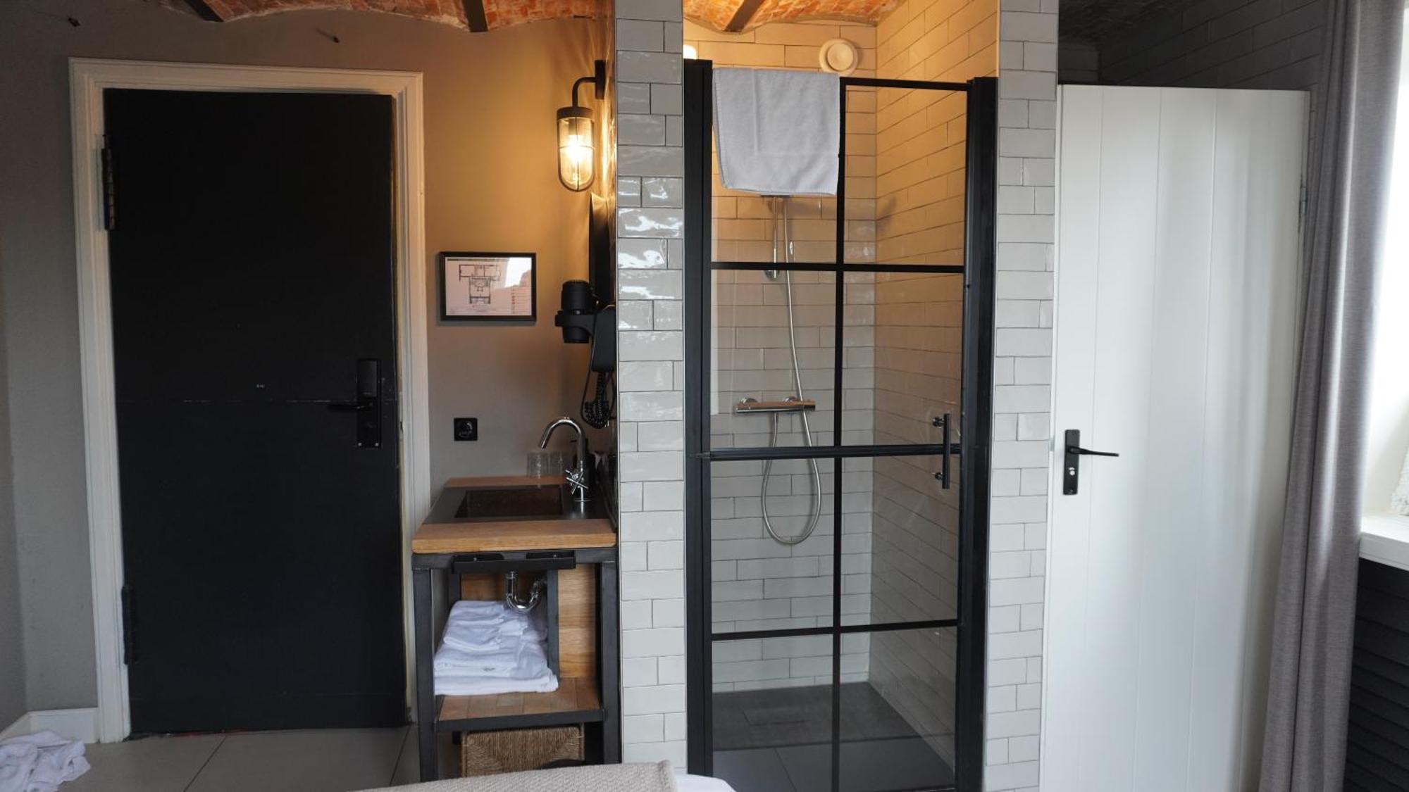 Boetiekhotel Ons Oude Raadhuis Hooge Zwaluwe Экстерьер фото